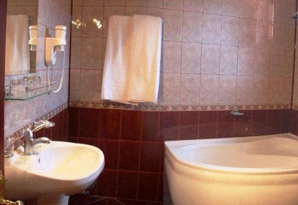 Hotel Maria Râmnicu Vâlcea Værelse billede